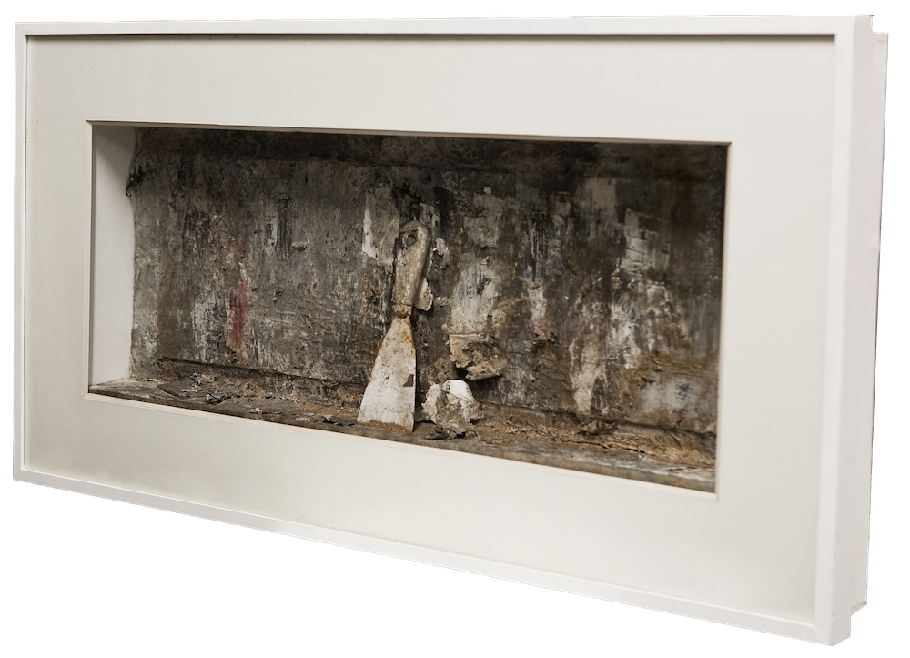 La Spatule, 2000, Boite, techique mixte,30x76x12cm(interieur),54x90x36cm(exterieur) copie